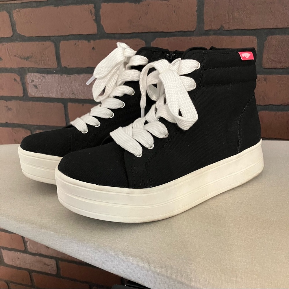 Rocket Dog Black & White High Top Chunky Lug Platform Womens Sneakers